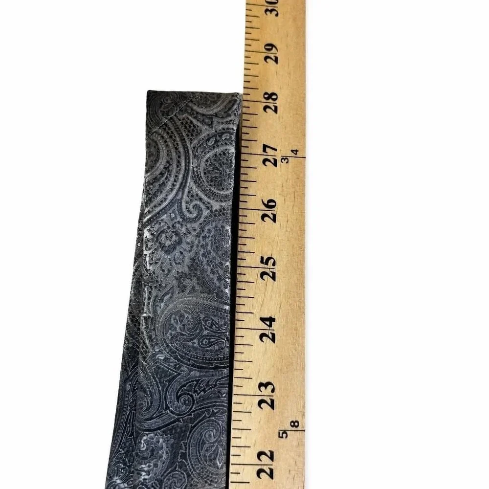 Van Heusen Mens Tie Black Charcoal Gray Jacquard Paisley Polyester Necktie